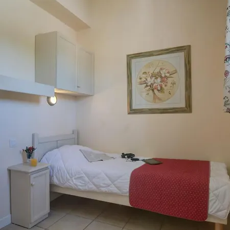 Le Rouret 2p4p Std Apartment *
