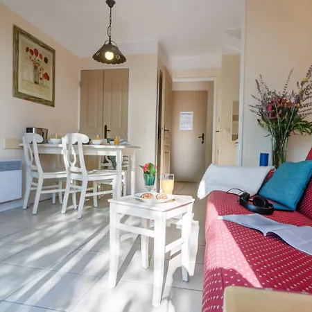 Le Rouret 2p4p Std Apartment *